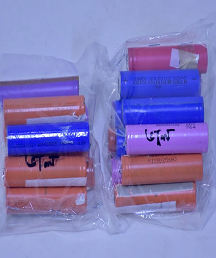 18650 _Li_ion Rechargeable battery || 100% Test 3.2v up to 3.7V Mah1500mah up to 2200Mah Average (Muliti Color Available )